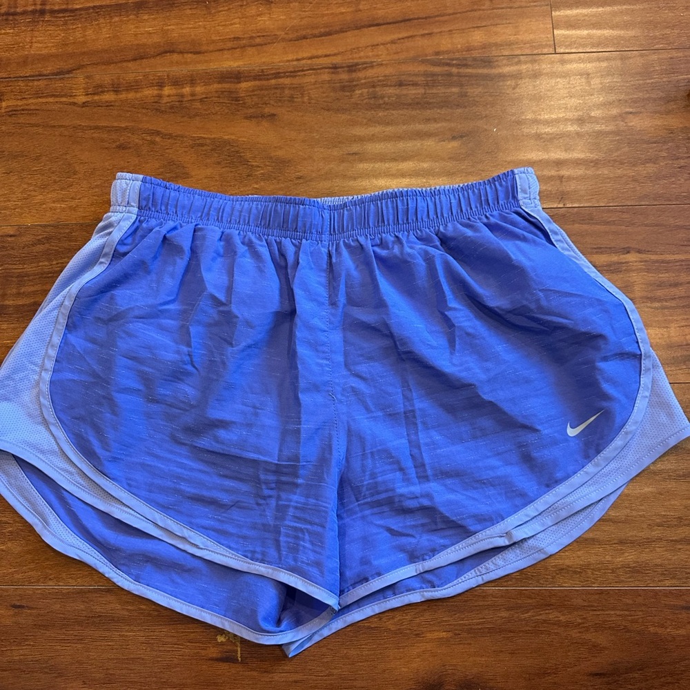 Women’s Nike Tempo Running Shorts. Size XL. Purple/Periwinkle color.